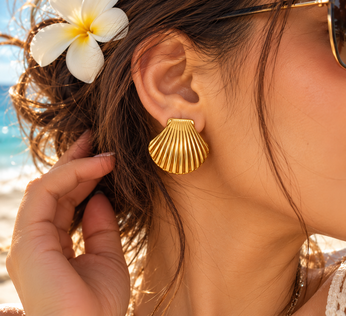 Gold Shell Stud Earrings – Ribbed Seashell Design for Women